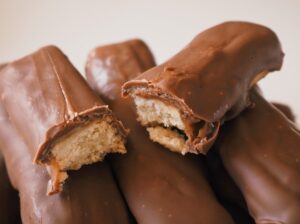 Barre chocolatée non biscuitée enrobée